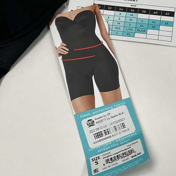NWT Assets by Spanx Convertible Strapless Cupped Shaping Bodysuit Size Small - Picture 2 of 5